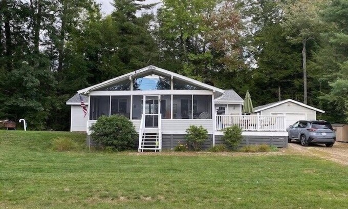 Moultonborough Casa | 3 Bedroom Home is less than a 2 minute walk to Far Echo Harbor Beach