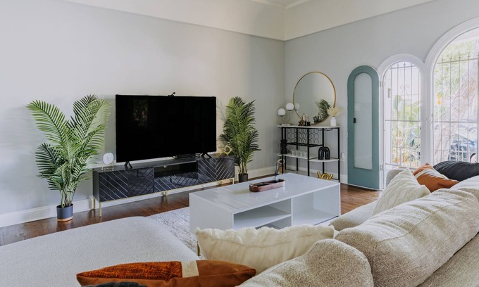 Willmore Casa | 3 bedroom home in downtown long beach with dedicated work spaces