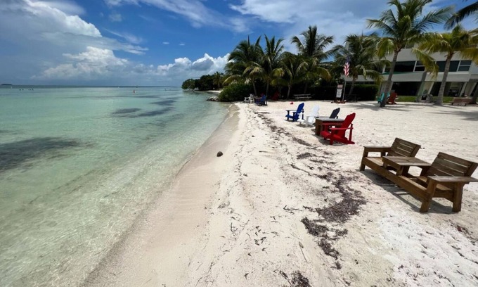 White Marlin Beach Casa | 3 Bedroom Home in Islamorada with Private Dock, Boat Ramp & private beach access