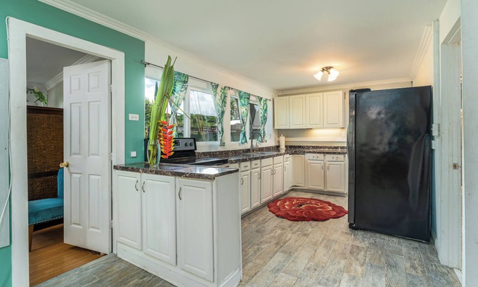 Waialee Casa | 3-bedroom estate in peaceful Haleiwa Hawaii