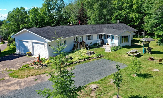 Bayfield Casa | 3 bedroom home sleeps 6, 2 baths, Lake Views, Spacious Grounds, Walk Downtown