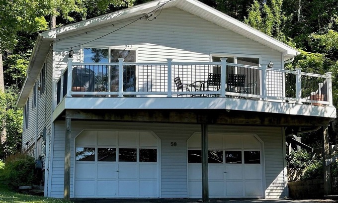 Pittsfield Casa | 3 Bedroom home w/ lake and mountain views near skiing, and cultural attractions!