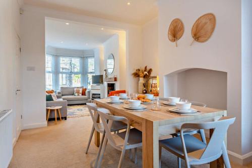 Harrogate Casa | 3-bedroom home with free parking&flexible bed configuration