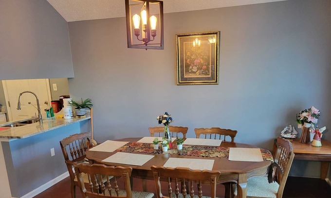 Savannah Casa | 3 Bedroom House. Close to attractions!