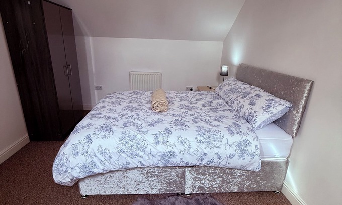 Wigan Casa | 3-bedroom house in awesome Wigan with WiFi