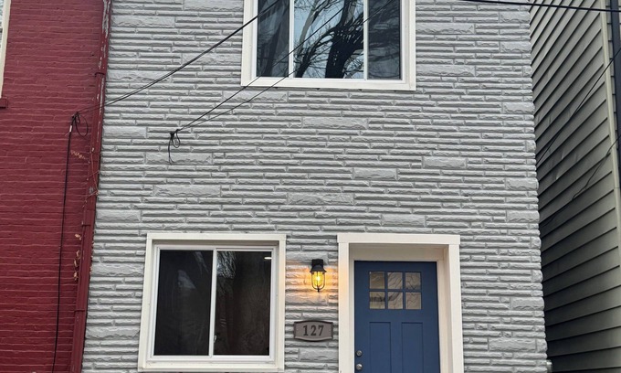 Lower Lawrenceville Casa | 3-bedroom house in bustling Lawrenceville area of Pittsburgh