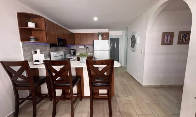 Camaceyes Casa | Casa Prado - 3 Bedroom House Close to Crash Boat