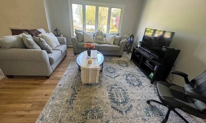 Hauppauge Casa | 3-bedroom house in beautiful hauppauge!