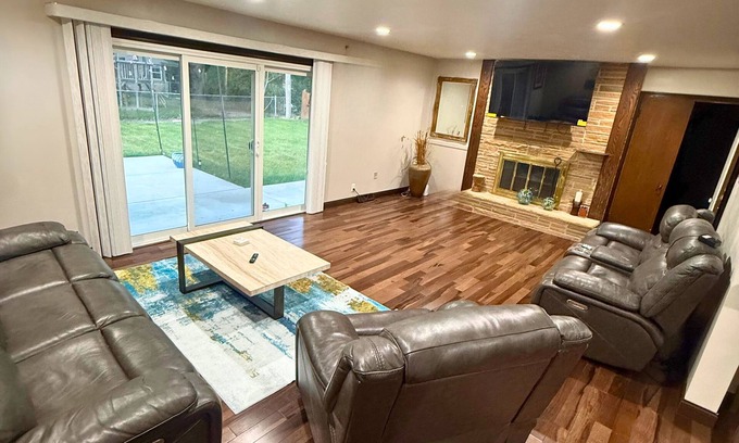 Wauwatosa Casa | 3-bedroom house in brilliant Wauwatosa with Peace of Mind and Near Attractions