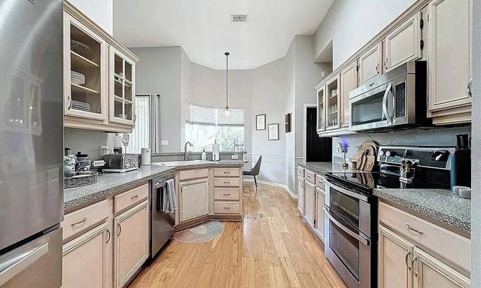 Fairvilla Casa | 3-bedroom house in delightful Orlando with AC, WiFi. Enjoy your stay