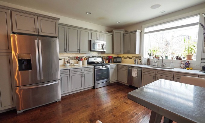 Bloomfield Casa | 3-bedroom house in Friendship: walk to WestPenn and UPMC, Garage Parking/AC