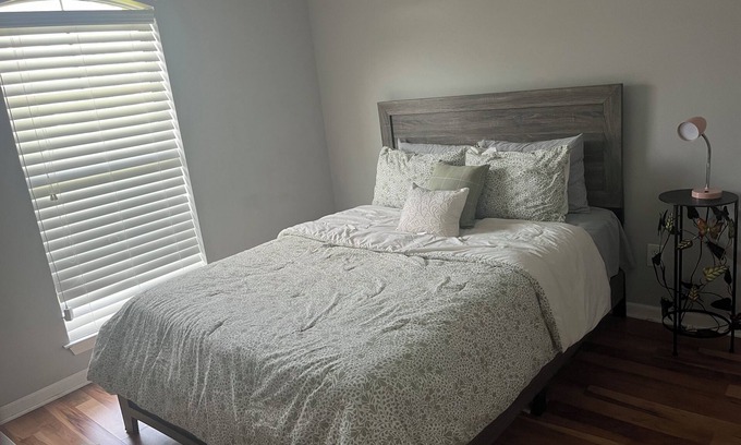Milton Casa | 3-bedroom house in fabulous Lafayette with WiFi, AC