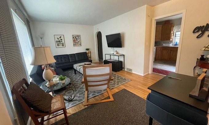 Moorhead Casa | 3-bedroom house in Moorhead in nearby colleges
