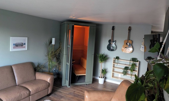 Green Mountain Casa | 3-bedroom house in tranquil Lakewood with WiFi, AC, and salt water hot tub.