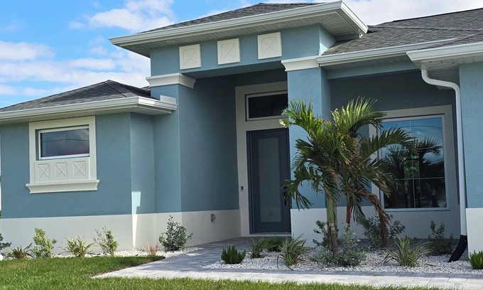 Long Meadow Casa | 3-bedroom house in charming Rotonda West On the Canal with Heated Saltwater Pool