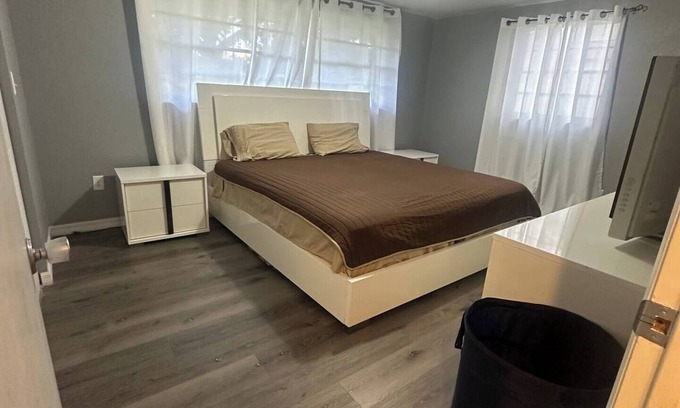 Zephyrhills Casa | 3-bedroom house in welcoming Zephyrhills with HVAC