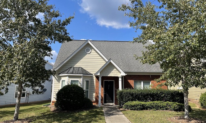 Athens Casa | 3-bedroom house minutes from Downtown Athens and UGA!