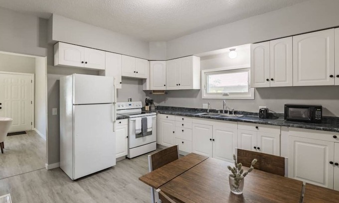 Downtown Des Moines Casa | 3 Bedroom House Next to Downtown & East Village