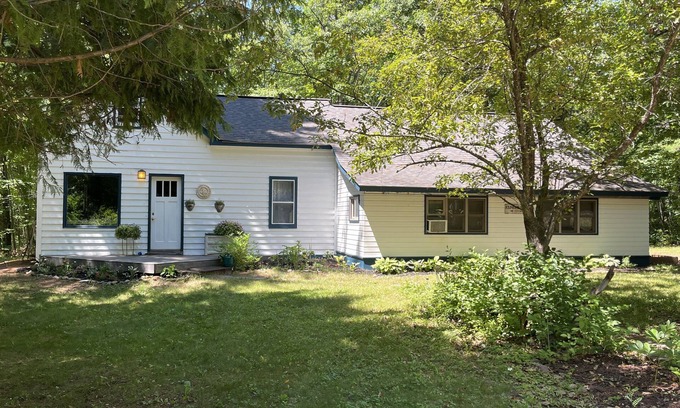 Washburn Casa | 3+ Bedroom House +SAUNA, Patio, DIRECT Snowmobile Trail Access, & Firepit