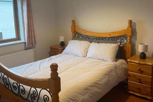Dromahair Casa | 3 Bedroom House-Sleeps 5-Garden-Parking-Dromahaire