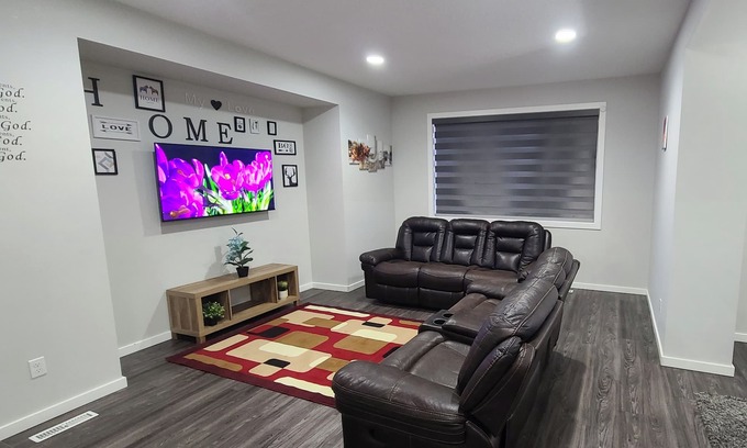 Winnipeg Casa | 3-bedroom in Devonshire Cozy Haven