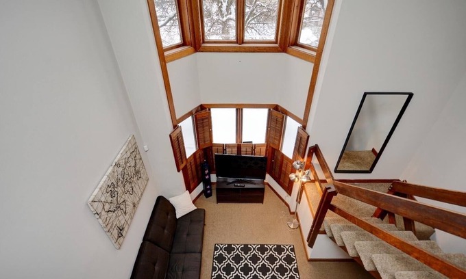 Victorian Village Casa | 3 Bedroom in the Short North Columbus