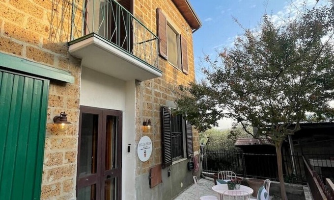 Castiglione del Lago Casa | 3 Bedroom Lake View Villa on Tuscan-Umbrian Border