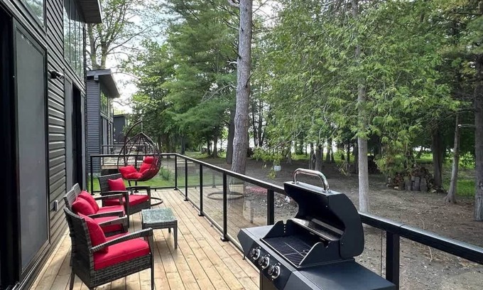 Lakefield Cabina | 3-bedroom Lakefront Villa #5