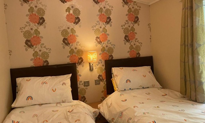 Porthcawl Casa | 3 Bedroom Lodge - Willows 24, Trecco Bay