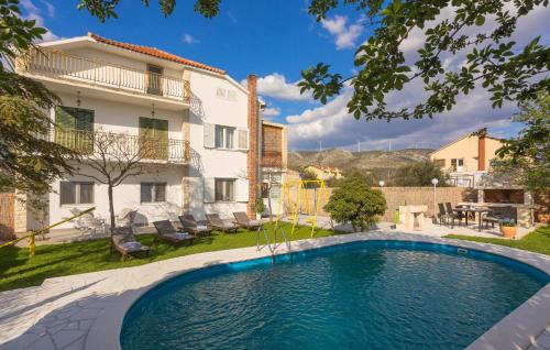Danilo Apartamento | 3 Bedroom Lovely Apartment In Sibenik
