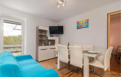 Gostinjac Apartamento | 3 Bedroom Lovely Apartment In Dobrinj