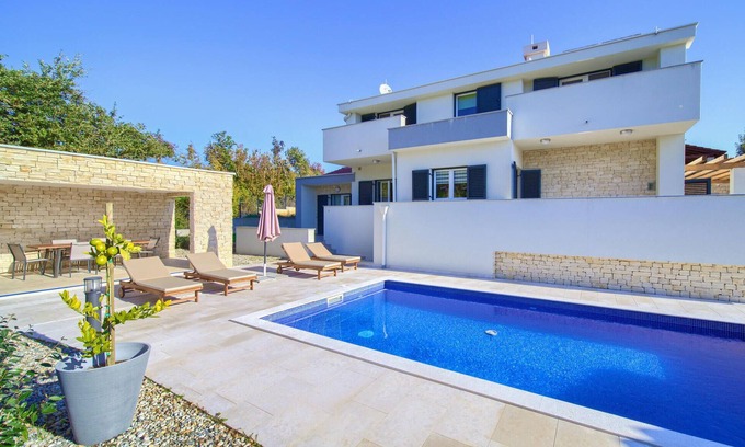 Risika Casa | Bonita casa de 3 dormitorios en Risika
