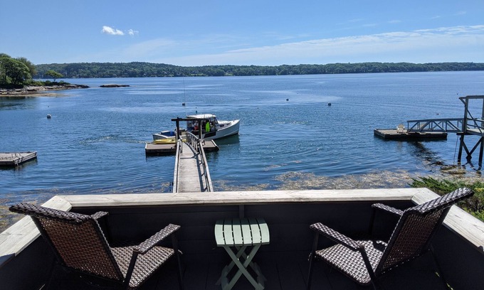 Boothbay Harbor Cabaña | 3 Bedroom Oceanfront Cottage with Private Dock and Amazing Views of Linekin Bay!