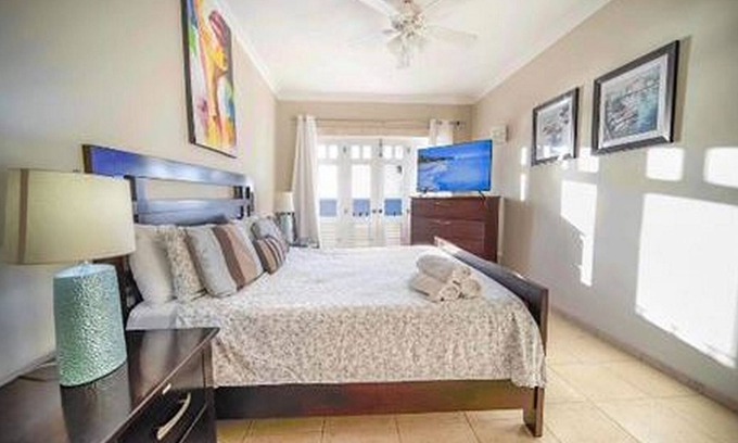 Los Brazos Apartamento | 3 bedroom oceanfront condo with sea views near everything in Sosua