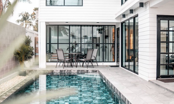 Pak Nam Pran Villa | 3-Bedroom Pool Villa Near the Beach