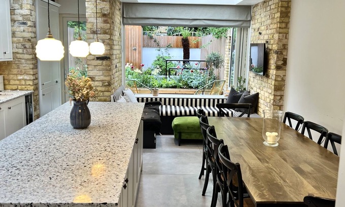 Hackney Downs Casa | 3 Bedroom Renovated Victorian Terrace House