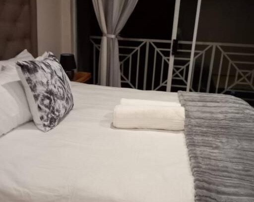 Faerie Glen Apartamento | 3 bedroom self catering @ Lelapa La Baphogole