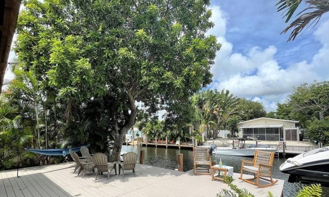 Nautilus Isle Apartamento | 3 Bedroom Single family 234703 by Houzlet