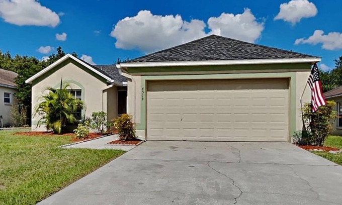 East County Civic Group Apartamento | 3 Bedroom Single family 430705 by Houzlet
