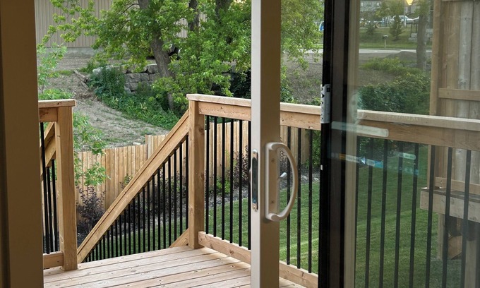 Kitchener Casa | 3 Bedroom (Sleeps 10!) 2.5 Bath Home!