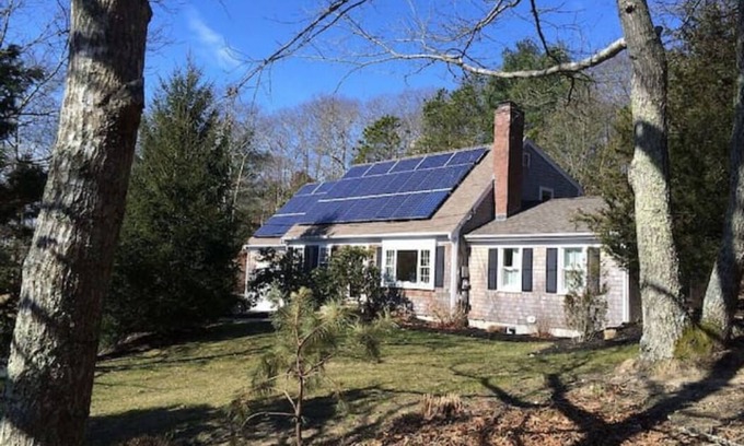 West Barnstable Casa | 3 Bedroom Sunny Cape Style