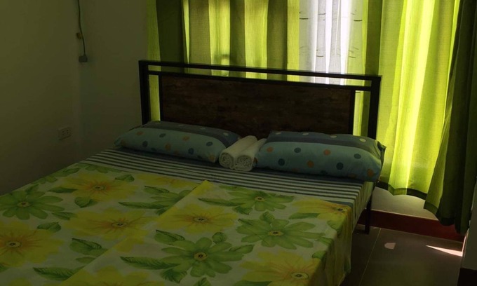 Tagbilaran Casa | Casa adosada de 3 habitaciones con wifi rápido y SUV de 8 plazas opcional