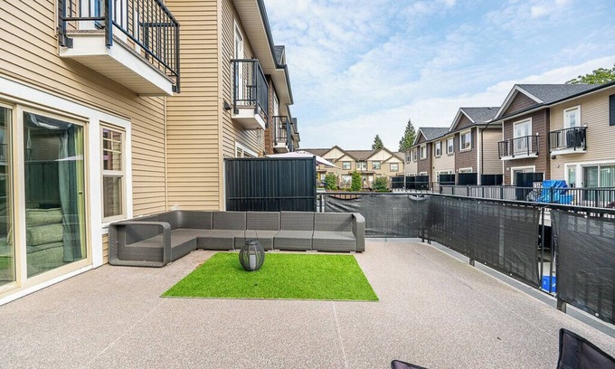 Abbotsford Casa | 3-bedroom townhome in enchanting Abbotsford with AC