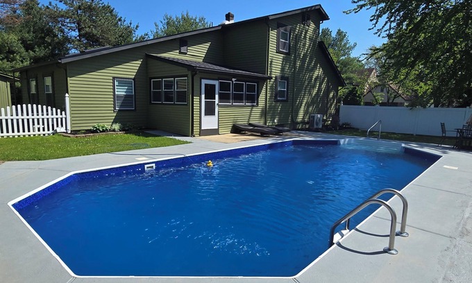 Nazareth Casa | 3-bedroom vacation home just 12 minutes from Lafayette and Lehigh College.