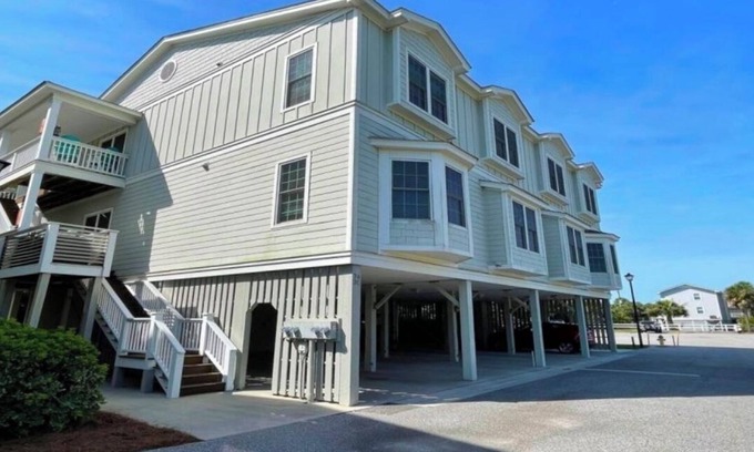 Edisto Island Villa | 3-bedroom villa in peaceful Edisto Island, seconds from the beach