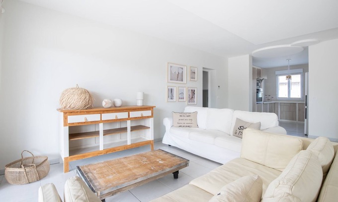 La Bruguiere Villa | 3 Bedroom Villa in La Bruguiere