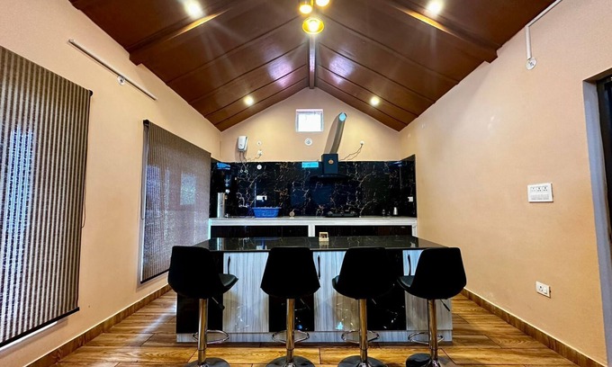 Kausani Casa | 3-bedroom villa in pleasant Himalayan town Kausani, Uttarakhand, India with WiFi