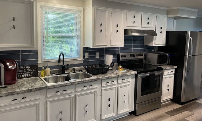 Danville Casa | 3 Bedroom Virginia Bungalow, Minutes from VIR, centrally located to attractions.
