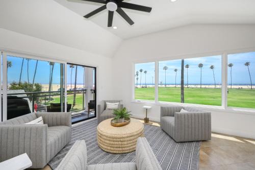 Balboa Peninsula Casa | 3 Bedroom with Park and Beach in your Backyard!