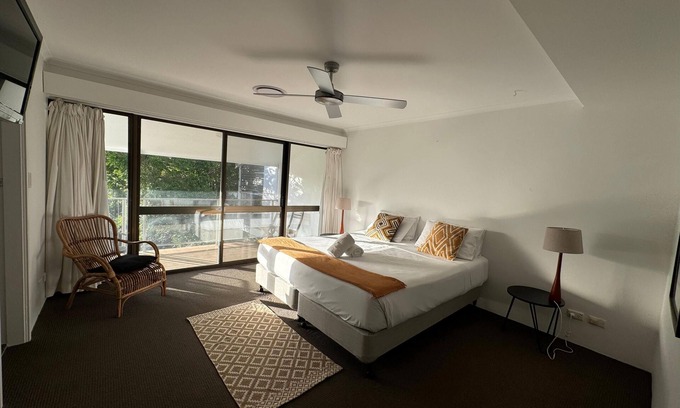 Noosa Heads Villa | 3 Bedroomed family friendly villa walking distance to Hastings Street and coast.